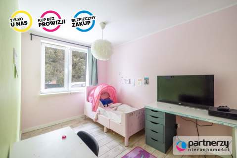 Dom na przeciwko szkoły w Pomlewie