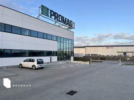 Nowoczesna przestrzeń biurowa lub magazynowa