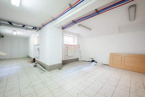 Lokal niemieszkalny - powierzchnia magazynowa