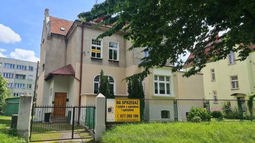 Na sprzedaż 4 pokojowe mieszkanie w Ząbkowicach Śl