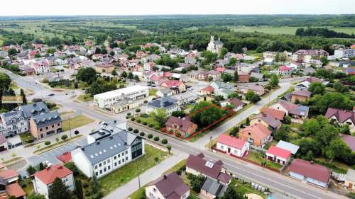 Działka z budynkami centrum handel-usługi Frampol