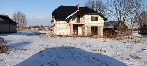 Przestronny dom 240 m na dużej działce 0,74 ha spokojna o