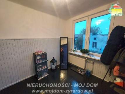 Dom piętrowy w dobrej lokalizacji.