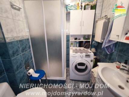 Zadbany dom dwurodzinny w dobrej lokalizacji.