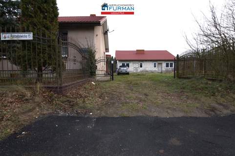 2 domy na działce 3772 m2 w Wieleniu