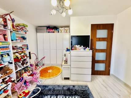 Mieszkanie 95 m2 z ogródkiem oraz wiatą garażową