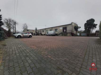 Lokal przy głównej drodze wyjazdowej z miasta