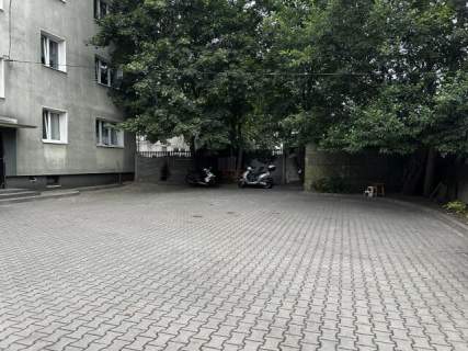 KAWALERKA W ZIELONEJ CZĘŚCI BAŁUT