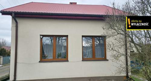 Mały dom 75 m2 z ogródkiem w Ostrowcu Św.