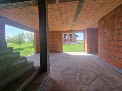 Nowy dom w Częstochowie / dom piętrowy 174m2