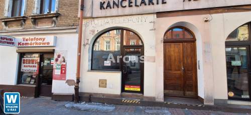 lokal z witryną
