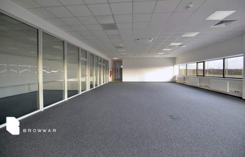 Nowoczesna przestrzeń biurowa lub magazynowa