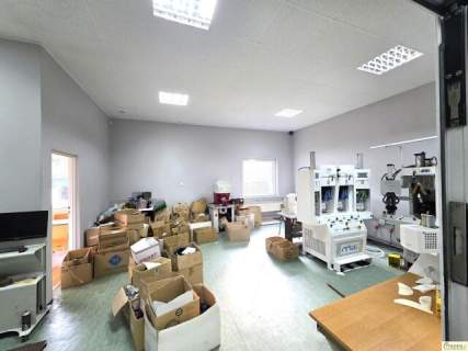 Atrakcyjny budynek usług-produk. 900 m2 - działka 42 ary w Łukowie