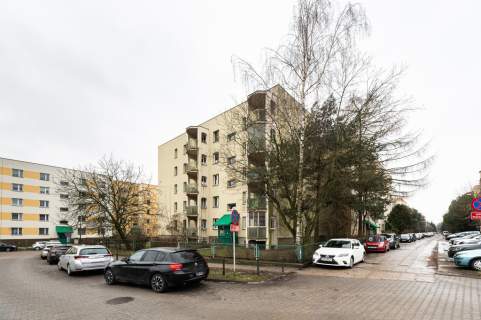 Mieszkanie do remontu z balkonem - parter