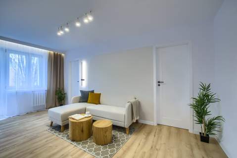 3 pokoje Oddzielna kuchnia Balkon Piwnica BEZ PROWIZJI