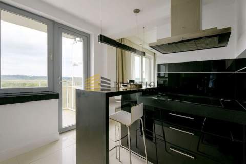 Dwupokojowy apartament w budynku z basenem, fitnes