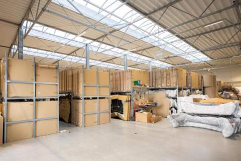 Biura 500 m 2 Hala 2.700 m2 pod Wrocławiem