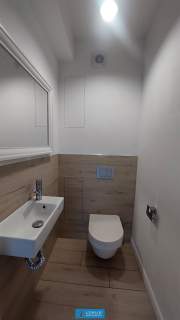 Lokal handlowy usługowy biurowy 166 m2 parking