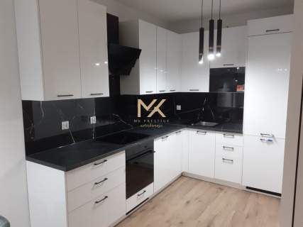 Apartament z ogrodem/ miejsce postojowe/ NOWE