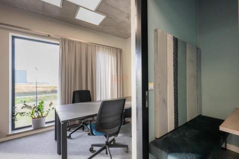 Biura 500 m 2 Hala 2.700 m2 pod Wrocławiem
