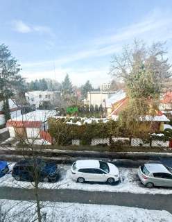 Trzy spore pokoje obok metra, balkon, piwnica