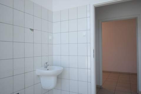 Lokal w centrum b. dużego osiedla mieszkaniowego.