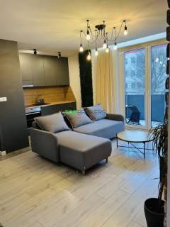 Salon z aneksem i 3 sypialnie, super dojazd