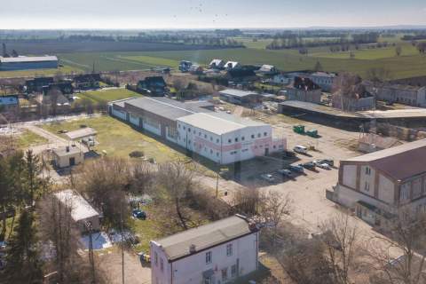Hala o powierzchni 3000m2 w Cedrach Wielkich