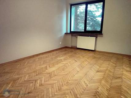 Lokal idealny dla rodziny lub na siedzibę firmy 