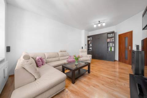 3 pokoje/Balkon/3 piwnice/Ciche/Do wprawdzenia