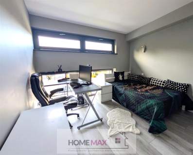Nowoczesny, 2- poziomowy loft z ogródkiem 