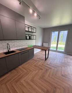 Komfortowe klimatyzowane studio z ogródkiem, garaż