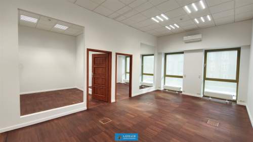 Biuro 77 m2, 2 pokoje, parking, klimatyzacja