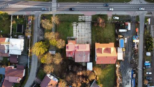 Budynek usługowo-mieszkalny z dużą halą garażową