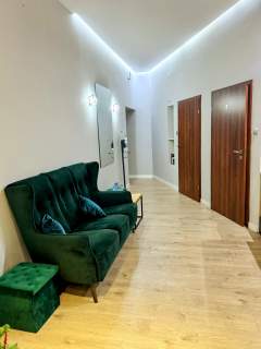 Przestronne, puste mieszkanie 82 m w centrum kamienica