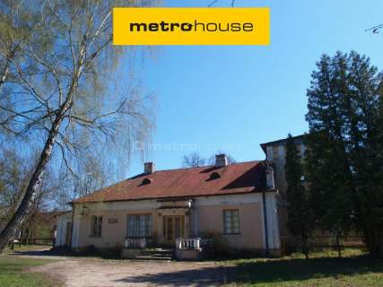 Działka budowlana 2.6 ha z zabytkowym pałacem.