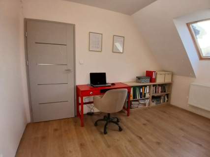 Atrakcyjny dom, bliźniak w Nowodworcach do zamieszkania