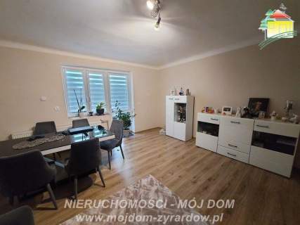 Dom piętrowy w dobrej lokalizacji.