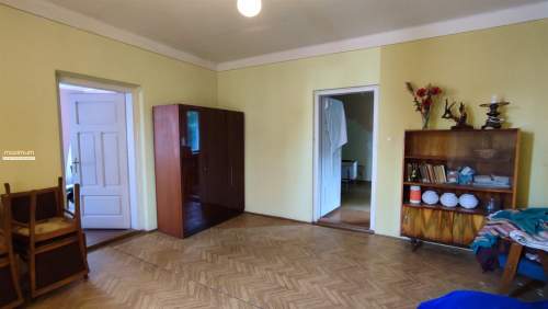 Działka z budynkami centrum handel-usługi Frampol
