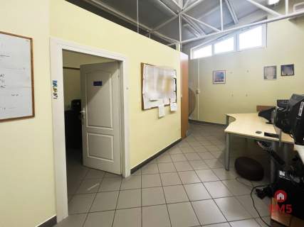 Powierzchnia biurowa 160-200 m2.
