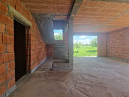 Nowy dom w Częstochowie / dom piętrowy 174m2