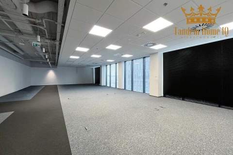 Na wynajem 630m2 z podziałem gabinetowym na Włochach