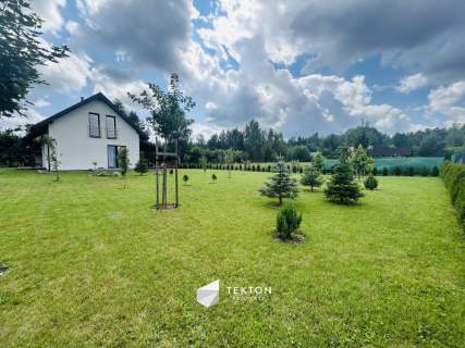 Dom na Mazurach nad jeziorem, Winiec