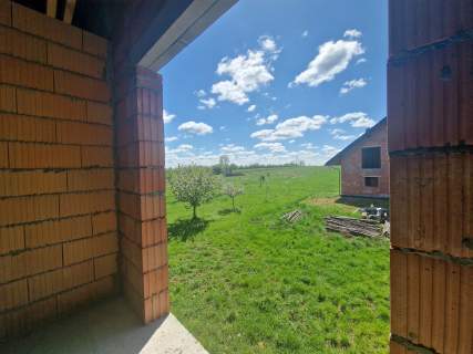 Nowy dom w Częstochowie / dom piętrowy 174m2