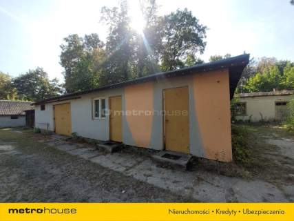 Działka budowlana 2.6 ha z zabytkowym pałacem.