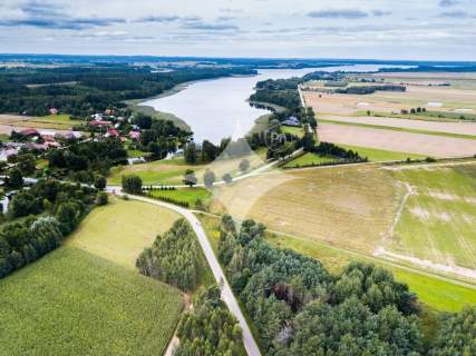 Atrakcyjna działka pod turystykę nad jeziorem