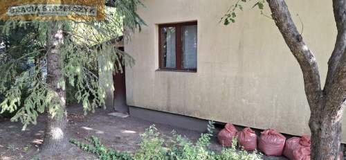 Działka ROD Siekierki II - 300 m z małym domkiem