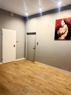 Przestronne, puste mieszkanie 82 m w centrum kamienica