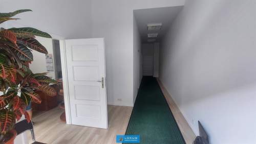 Lokal handlowy usługowy parter parking klima