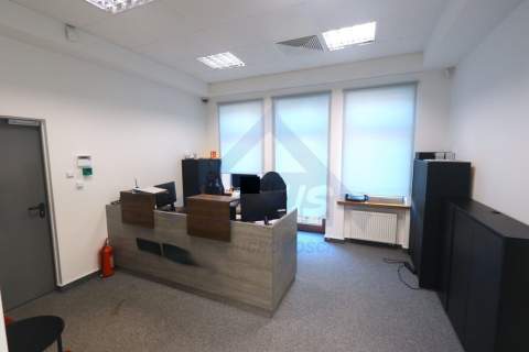 Włochy biuro do wynajęcia 311 m2, parking